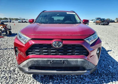 2019 Toyota Rav4 Xle from USA, damaged, VIN 2T3P1RFV8KC058490